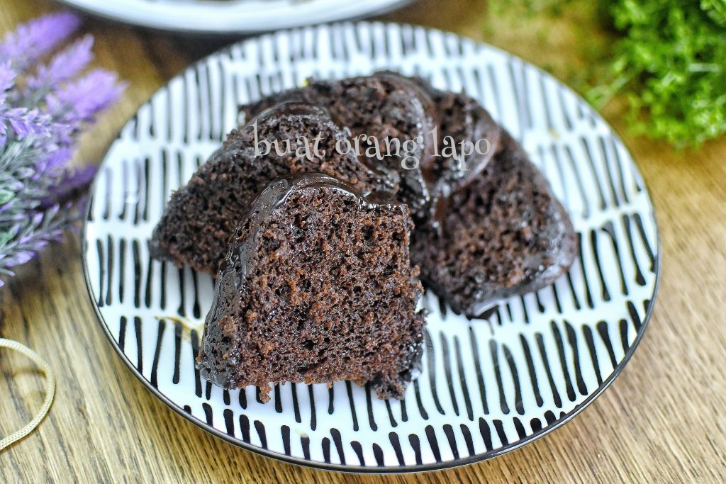 Kek Coklat Moist Kukus Tanpa Telur Sukatan Cawan - Buat 